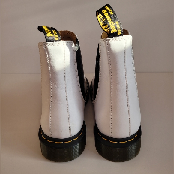 BRAND NEW Dr.Martens Yellow Stitch Smooth Leather Chelsea Boots Womens 10 US - Picture 6 of 9